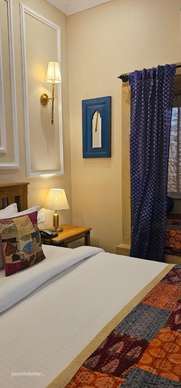 Hotel Jasmin Home ไจซัลเมอร์ ภายนอก รูปภาพ